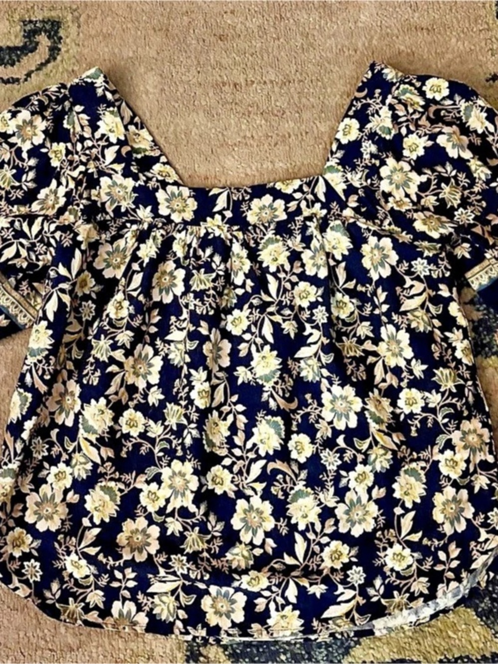 Roan & Ryan Floral Blouse in navy & Pink Size XS Like New